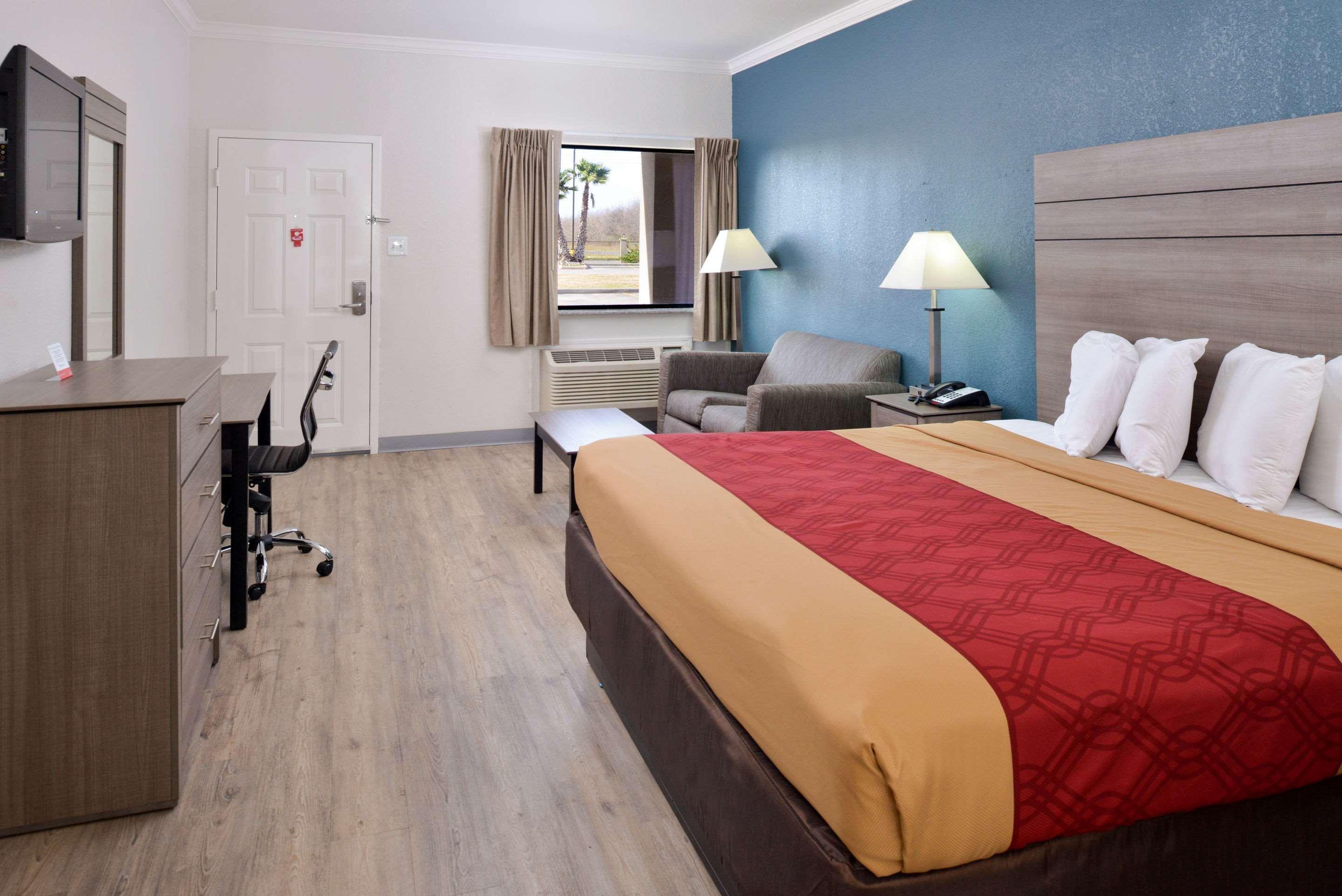 อีโคโน ลอดจ์แอนด์สวีท Hotel พอร์ตอาร์เธอร์ ภายนอก รูปภาพ