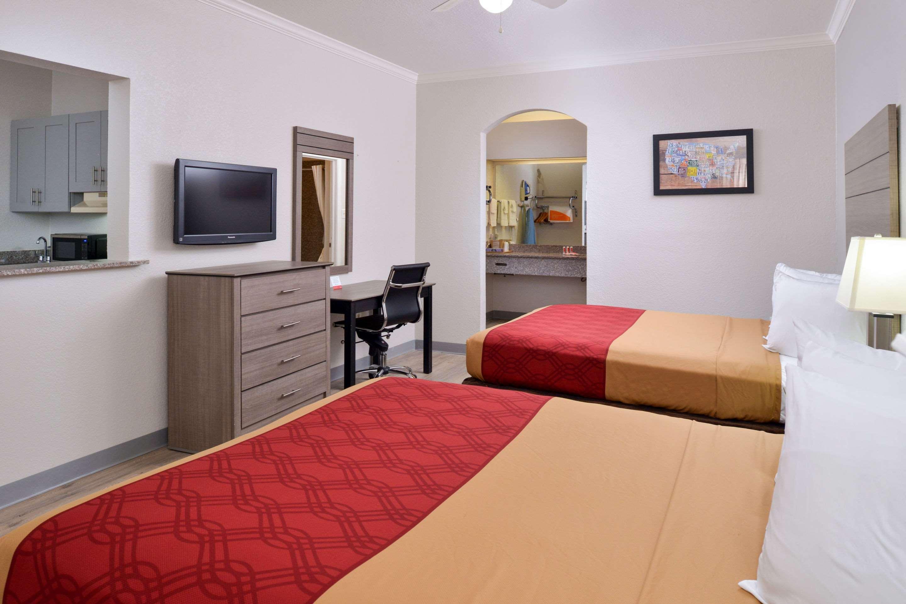 อีโคโน ลอดจ์แอนด์สวีท Hotel พอร์ตอาร์เธอร์ ภายนอก รูปภาพ