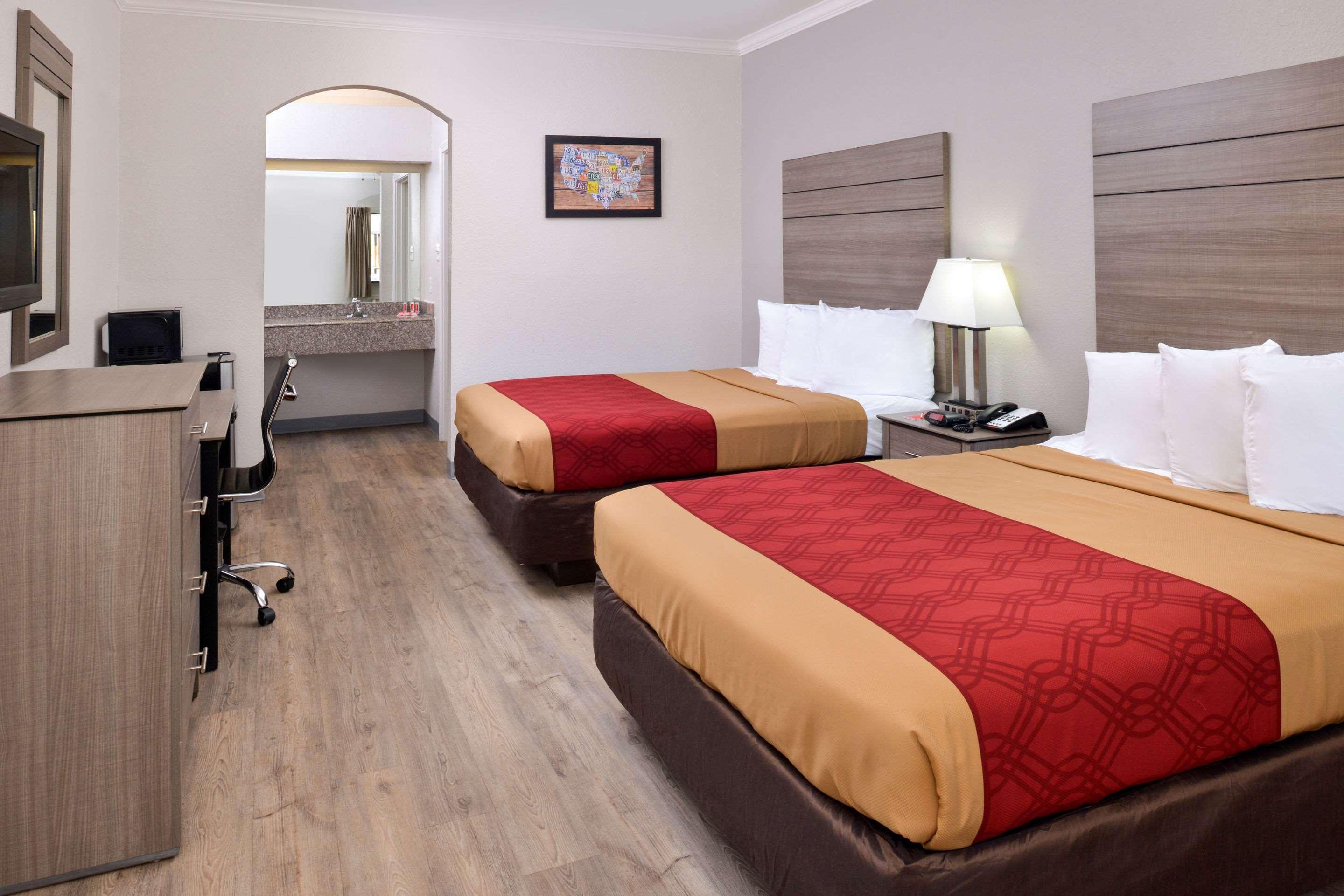 อีโคโน ลอดจ์แอนด์สวีท Hotel พอร์ตอาร์เธอร์ ภายนอก รูปภาพ